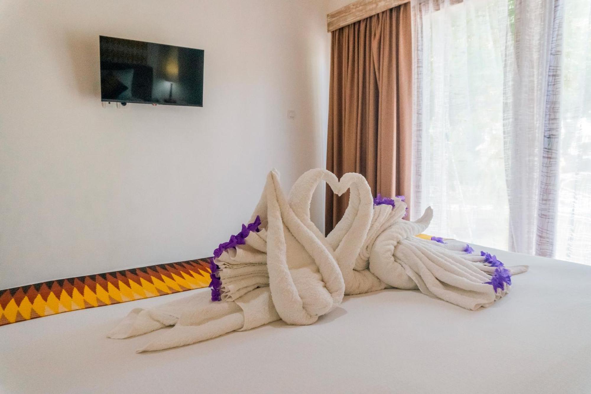 Batununggul Caspla Resort By Loccal Collection מראה חיצוני תמונה
