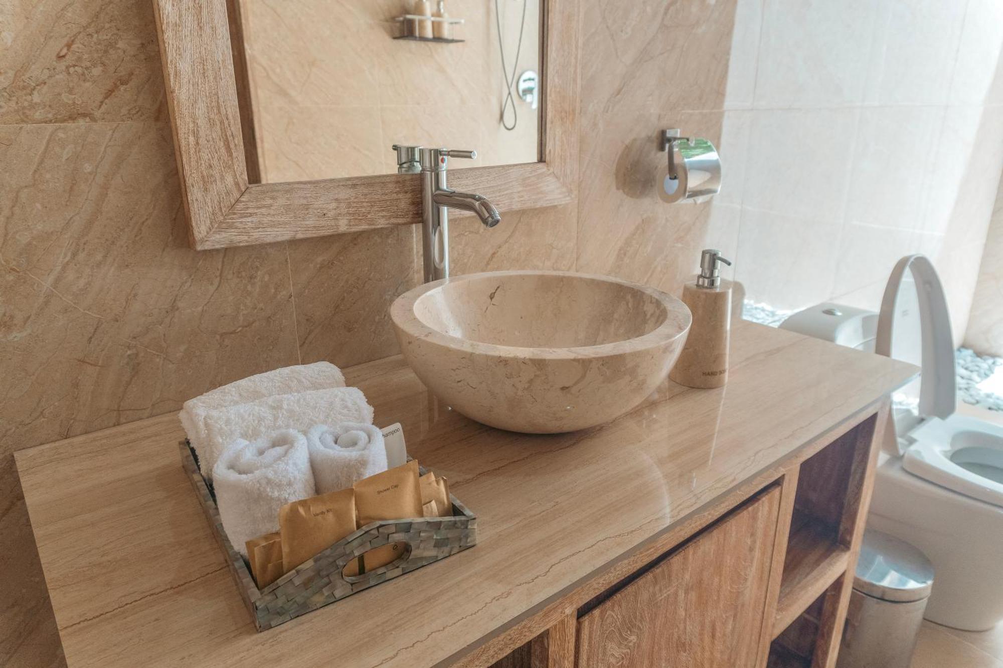 Batununggul Caspla Resort By Loccal Collection מראה חיצוני תמונה